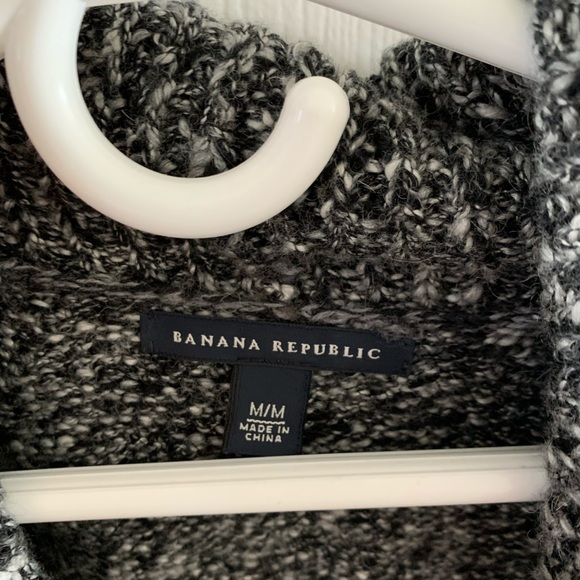 Banana Republic Knit Oversized Cardigan 🧶 - Picture 4 of 4